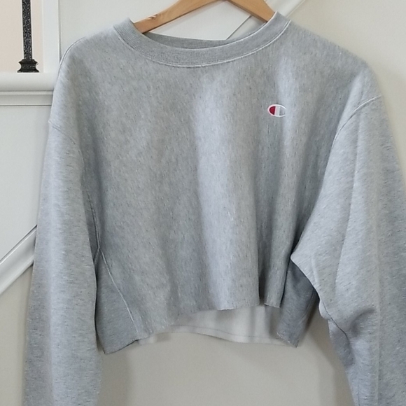 Champion Cropped Sweatshirt - Picture 4 of 14